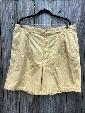 TALBOTS MENS Pleated Khaki Tan Shorts Mens Waist 38